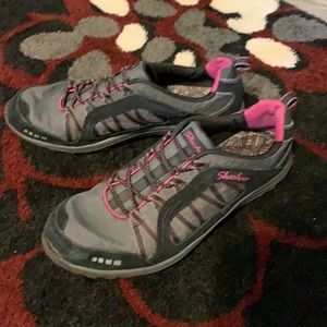 Skechers Black/grey/hot pink leather shoes 9 US